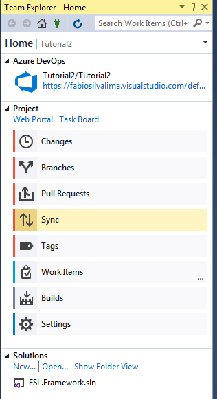 Na janela Team Explorer, clique em Sync